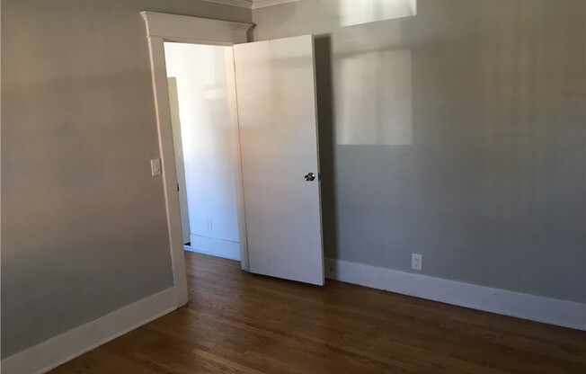 244 W 49 ST