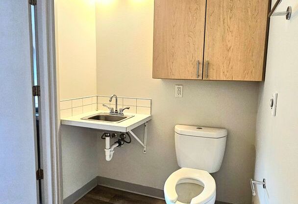 Studio, 1 bath, 122 sqft, $1,070