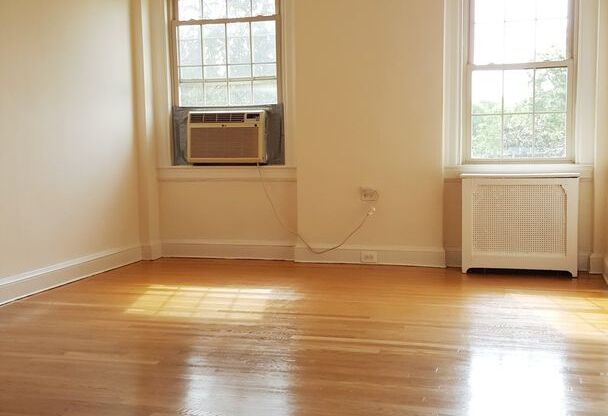 2 beds, 1 bath, 1,050 sqft, $1,925, Unit 415