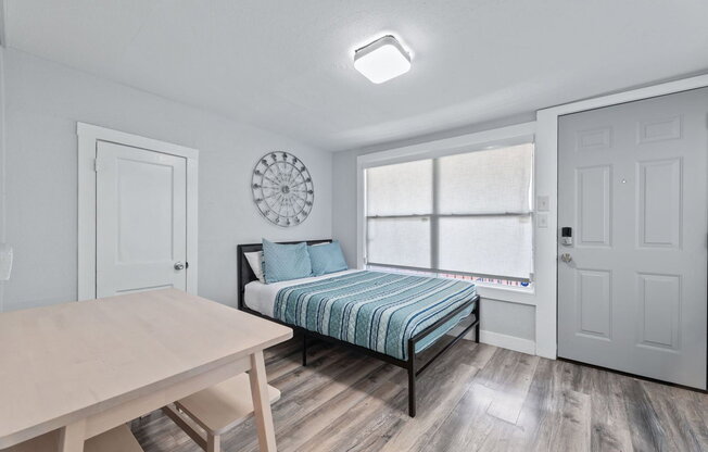 1 bed, 1 bath, 585 sqft, $1,300, Unit 1