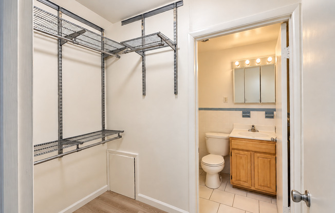 Studio, 1 bath, 368 sqft, $1,495, Unit 208