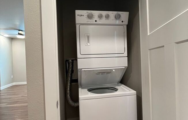 2 beds, 2 baths, 965 sqft, $1,450