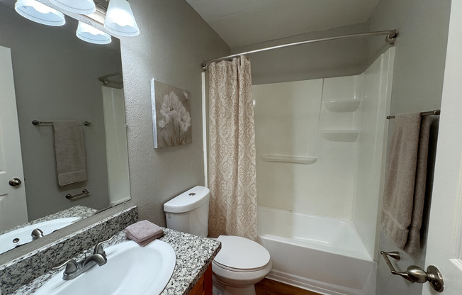 1 bed, 1 bath, 575 sqft, $1,300, Unit 14