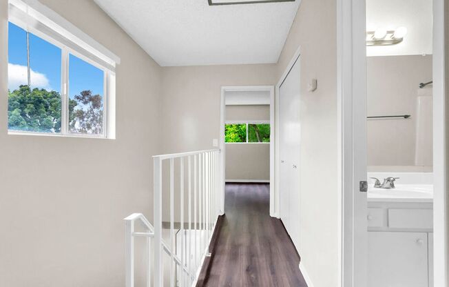 Great Three bedroom in UTC! Available now!