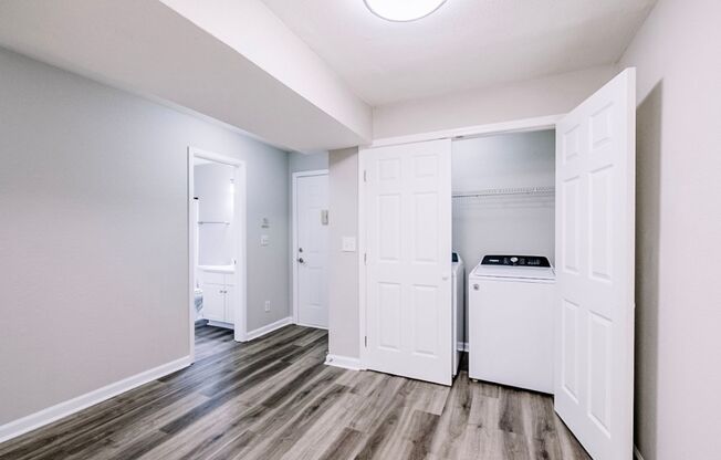 2 beds, 2 baths, 1,000 sqft, $1,450, Unit 2041