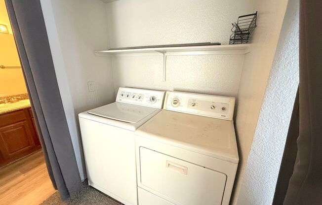 3 beds, 2 baths, $1,350, Unit UNIT 1077