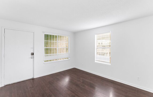 1 bed, 1 bath, 515 sqft, $915, Unit 5