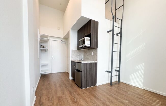 Studio, 1 bath, 186 sqft, $1,495, Unit 511