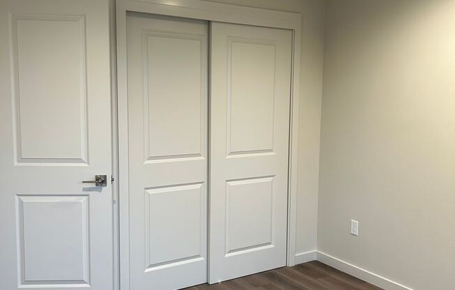 3 beds, 2.5 baths, 1,268 sqft, $1,850, Unit #28