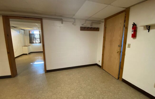 Studio, 1 bath, 400 sqft, $725, Unit UNIT 5