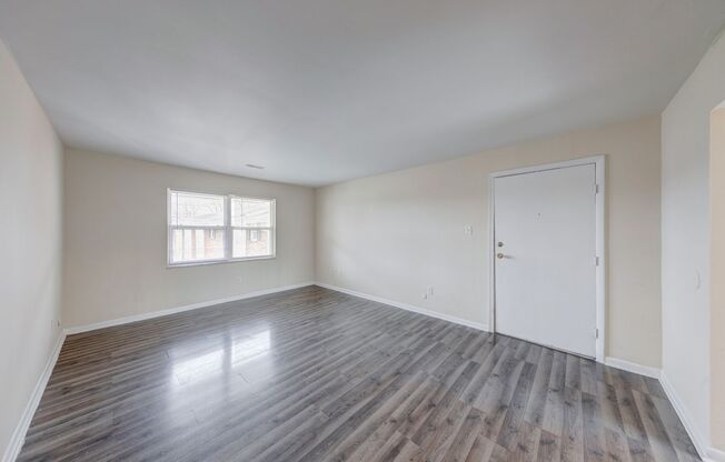 2 beds, 1 bath, 800 sqft, $1,199, Unit 8669F