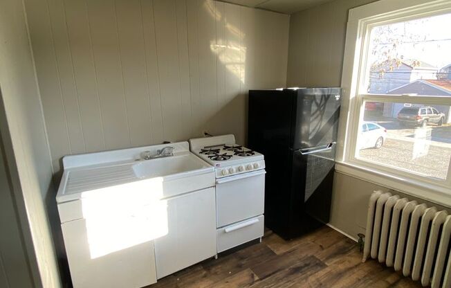 Studio, 1 bath, $590, Unit #104