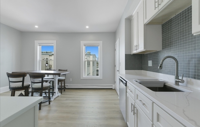 553 DORCHESTER AVE