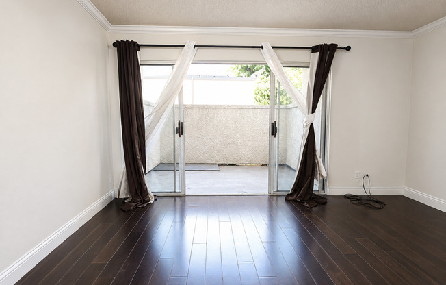 2 Bedroom + 2 Bath Condo in Winnetka