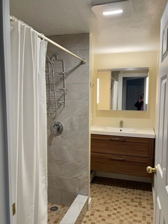 1 bed, 1 bath, 1,100 sqft, $2,000, Unit 1