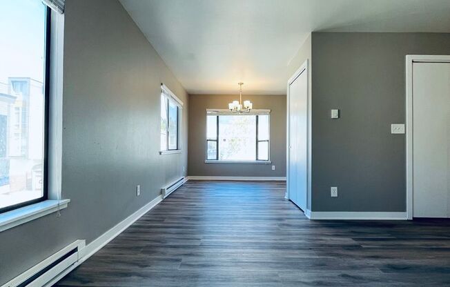 2 beds, 1 bath, 738 sqft, $2,395, Unit 3040-6