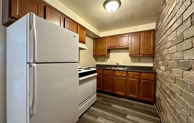 Awesome 1BR in Plum! Exposed Brick and Air Conditioning! Call Today!
