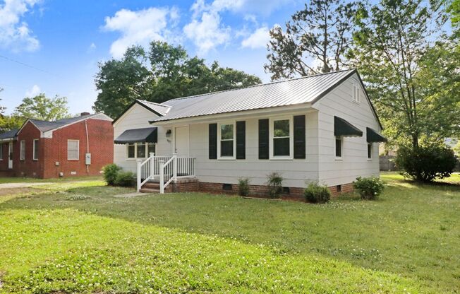 CHARMING & UPDATED 3 BR, 2 BA HOME IN GOLDSBORO