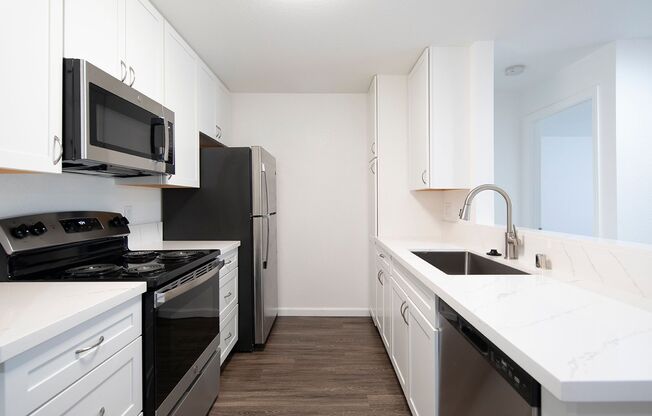 2 beds, 2 baths, 965 sqft, $2,895, Unit 225