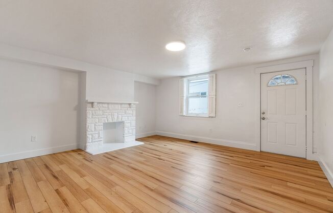 Brand New 3 bed, 2 bath Remodel located in the South Side Flats