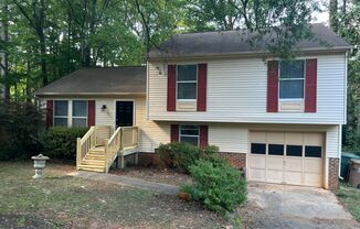 *Move In Special* Split Level 3 Bedroom | 2.5 Bath Home in Cary