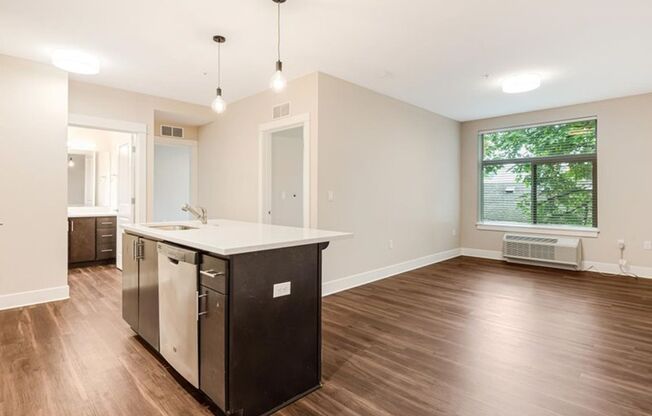 2 beds, 1 bath, 751 sqft, $1,995, Unit 305