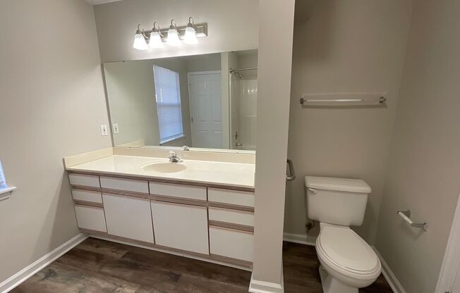 1 bed, 1 bath, 765 sqft, $1,125, Unit 2700-4