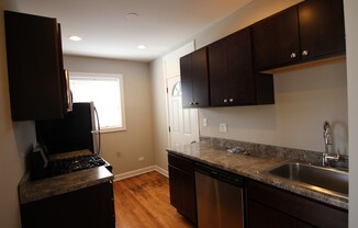 2 beds, 1 bath, $1,500, Unit 4408 -2