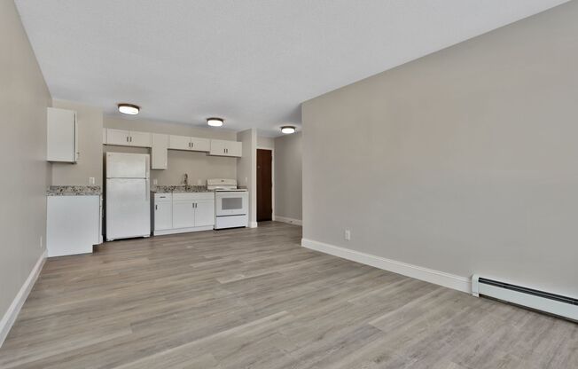 2 beds, 1 bath, $1,685, Unit 111