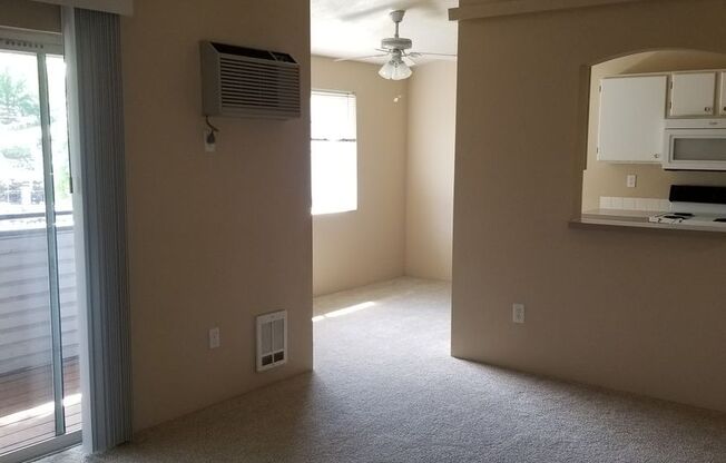 2 beds, 1 bath, 867 sqft, $1,375, Unit Ridge-5