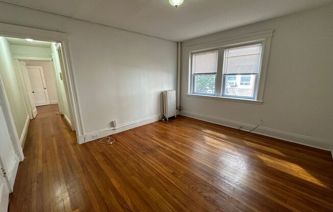 1 bed, 1 bath, 321 sqft, $1,875