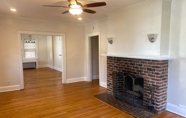 1 bed, 1 bath, 1,000 sqft, $1,800, Unit 812-204