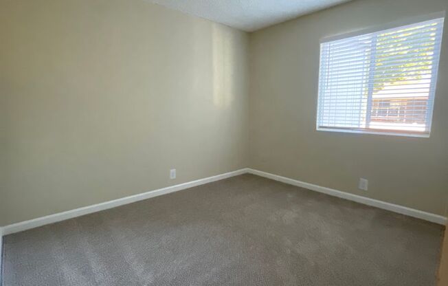 2 beds, 1 bath, 861 sqft, $1,725, Unit 122