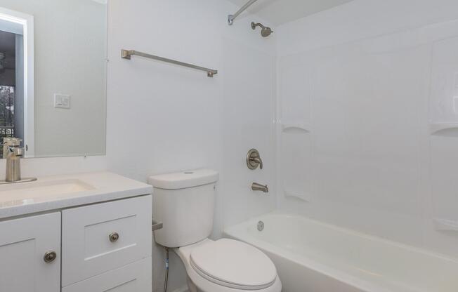 2 beds, 2 baths, 751 sqft, $899