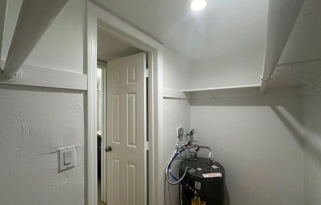 Studio, 1 bath, 550 sqft, $1,395, Unit 106