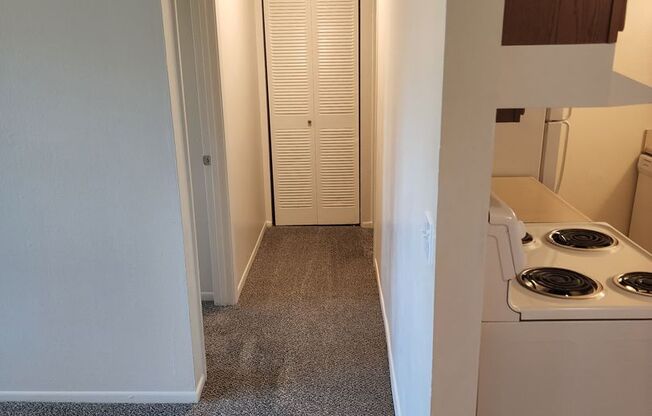 1 bed, 1 bath, 517 sqft, $550, Unit 216