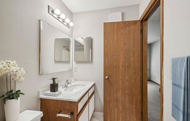 1 bed, 1 bath, 768 sqft, $1,299, Unit 102