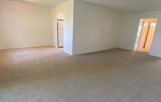 Beautiful one bedroom one bath unit in Mission Hills. Available Now!!!!