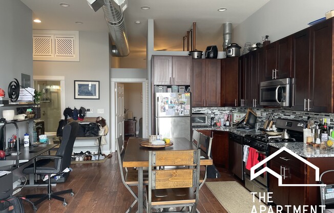 707 N Milwaukee Ave 4R