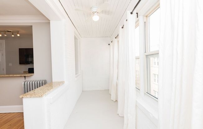 2 beds, 1 bath, 1,400 sqft, $2,095, Unit 1842 - 3B