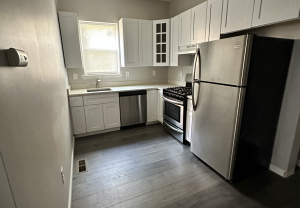 219 W CHESTER PIKE