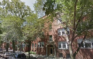 Large and Bright 1-bed/1-bath in Edgewater - Close to LUC!