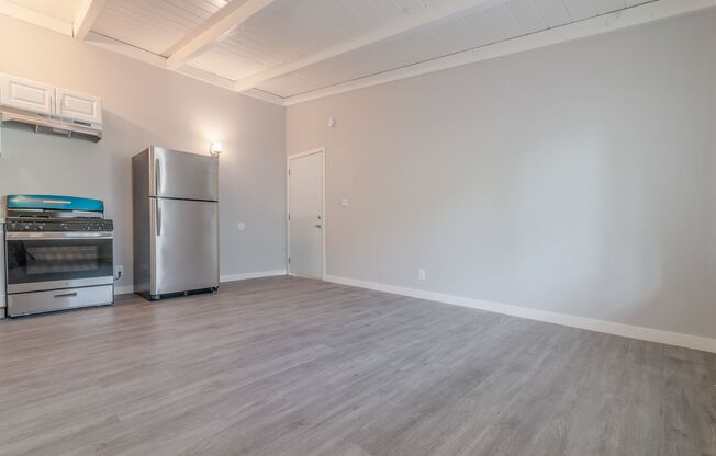 1 bed, 1 bath, $2,280, Unit 07