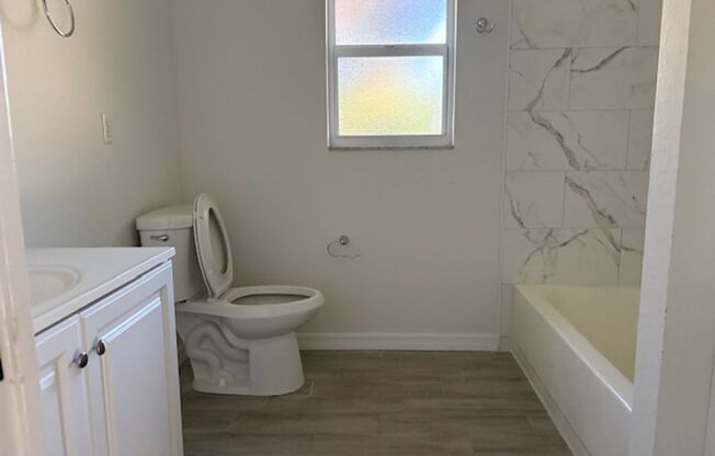 Flexible Space, Great Location – Rent This Port Charlotte Home