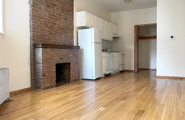 1 bed, 1 bath, $3,000, Unit 3-C