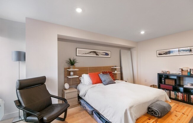 2 beds, 1 bath, 890 sqft, $3,600, Unit 6C