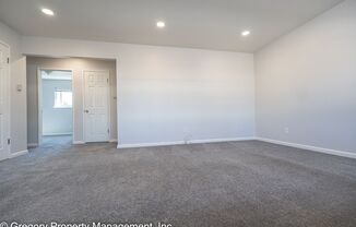 2 beds, 1 bath, 745 sqft, $2,400, Unit H