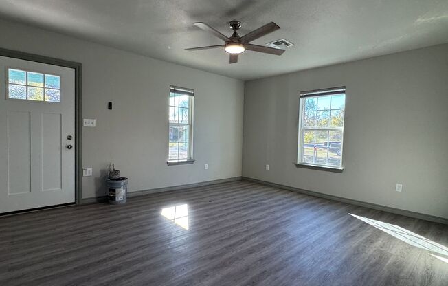 2 beds, 1 bath, $1,195