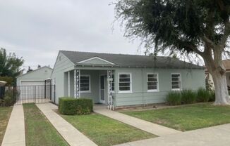 Old Towne Orange 2 Bedroom 1 Bath Cottage home with large backyard