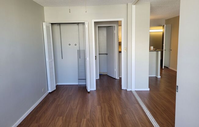 Quiet Makiki unit 1bd, 1bath, 1pkg covered pkg . $2000
